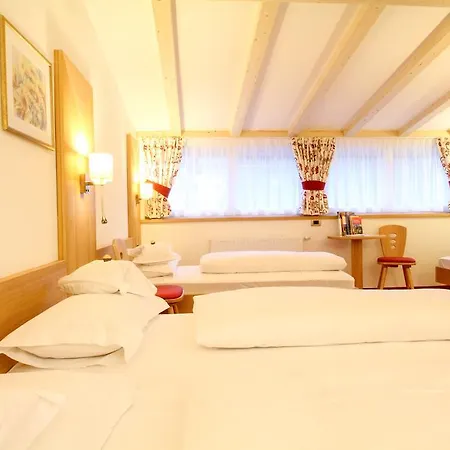 Garni Crepaz Bed and Breakfast Sëlva Buitenkant foto